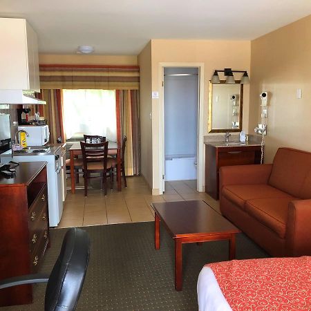 Red Pine Inn & Conference Centre Alliston Εξωτερικό φωτογραφία
