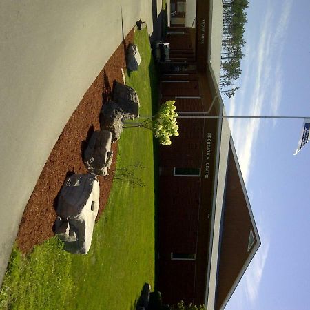 Red Pine Inn & Conference Centre Alliston Εξωτερικό φωτογραφία