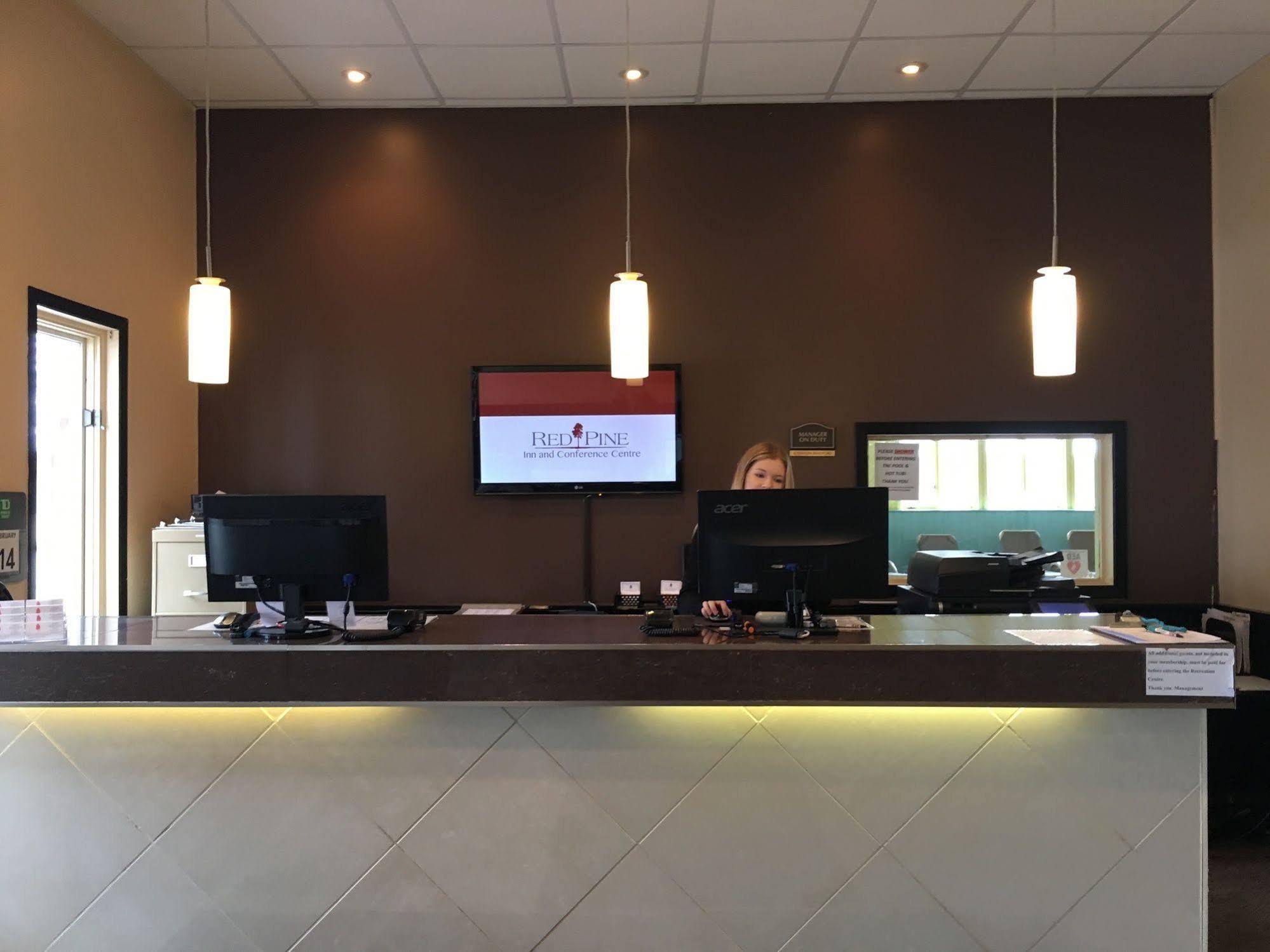 Red Pine Inn & Conference Centre Alliston Εξωτερικό φωτογραφία