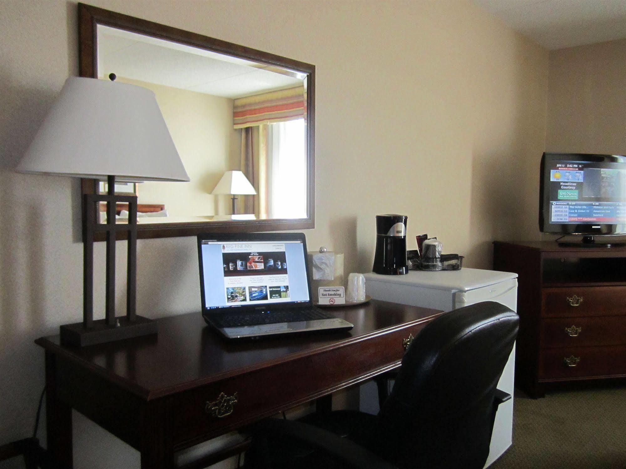 Red Pine Inn & Conference Centre Alliston Εξωτερικό φωτογραφία
