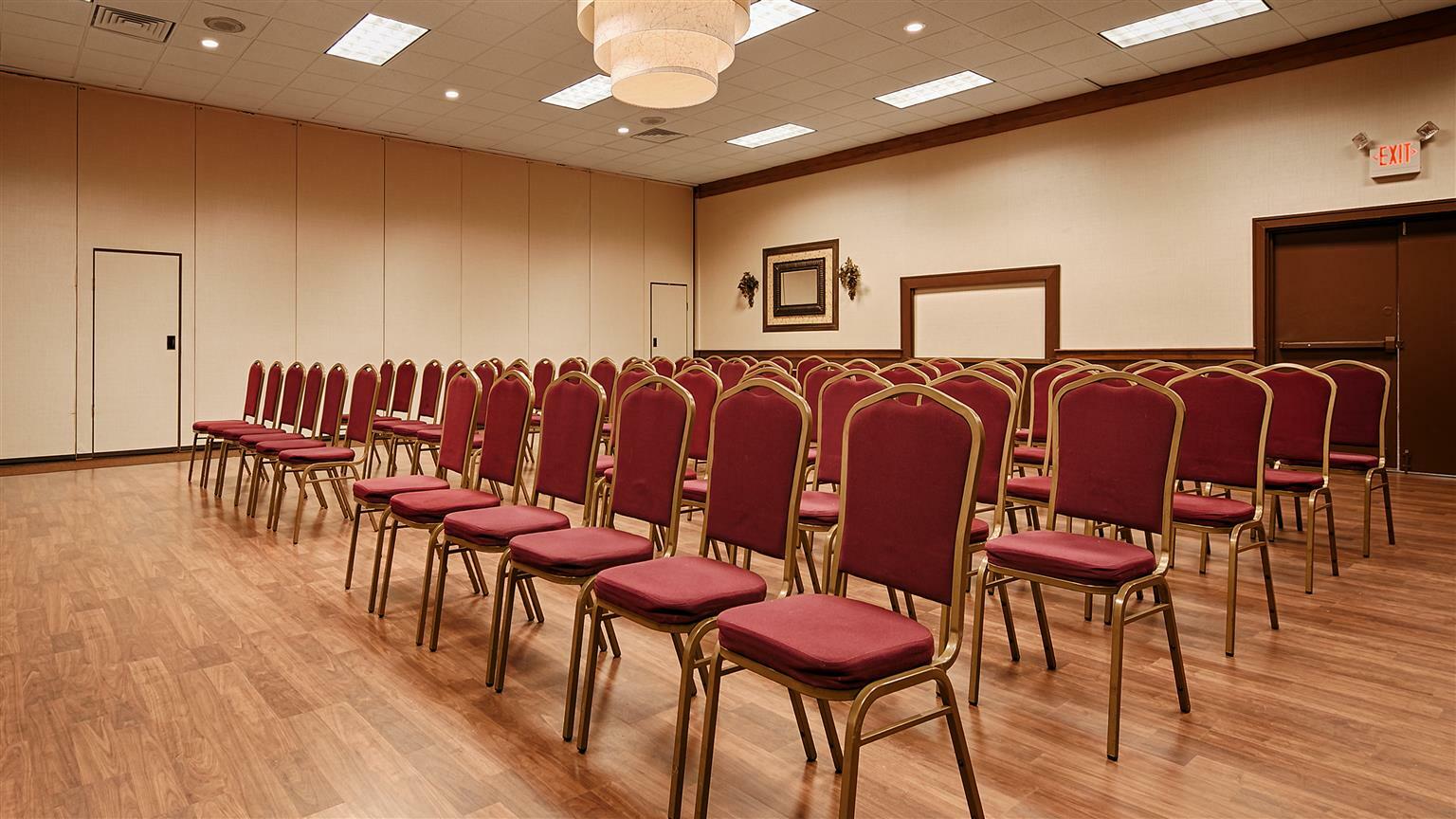 Red Pine Inn & Conference Centre Alliston Εξωτερικό φωτογραφία