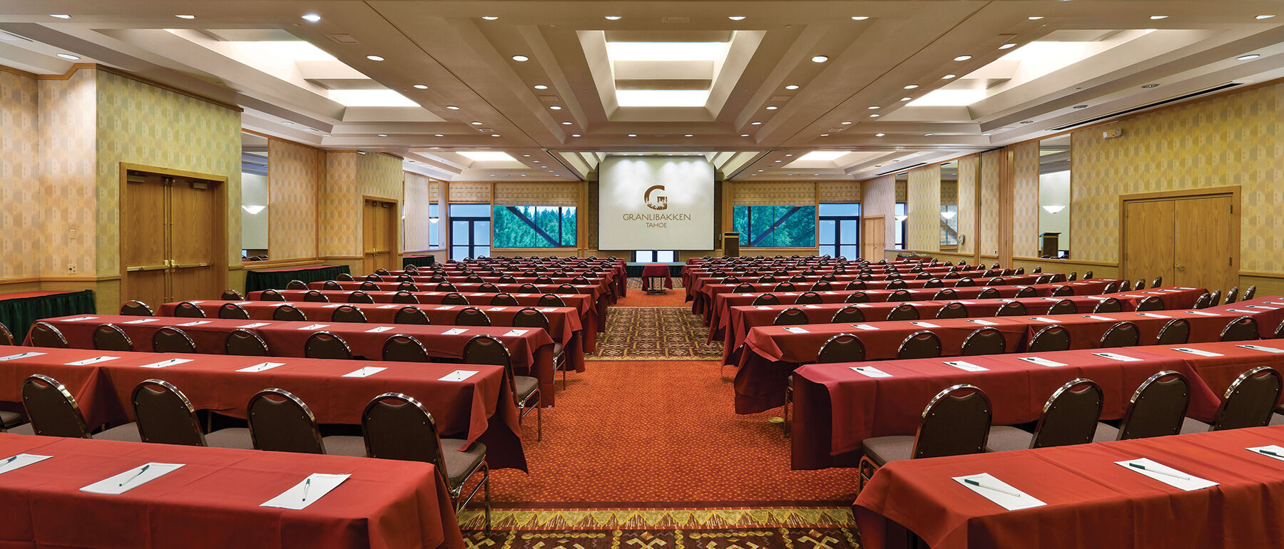 Red Pine Inn & Conference Centre Alliston Εξωτερικό φωτογραφία