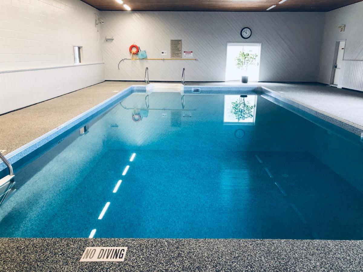 Red Pine Inn & Conference Centre Alliston Εξωτερικό φωτογραφία