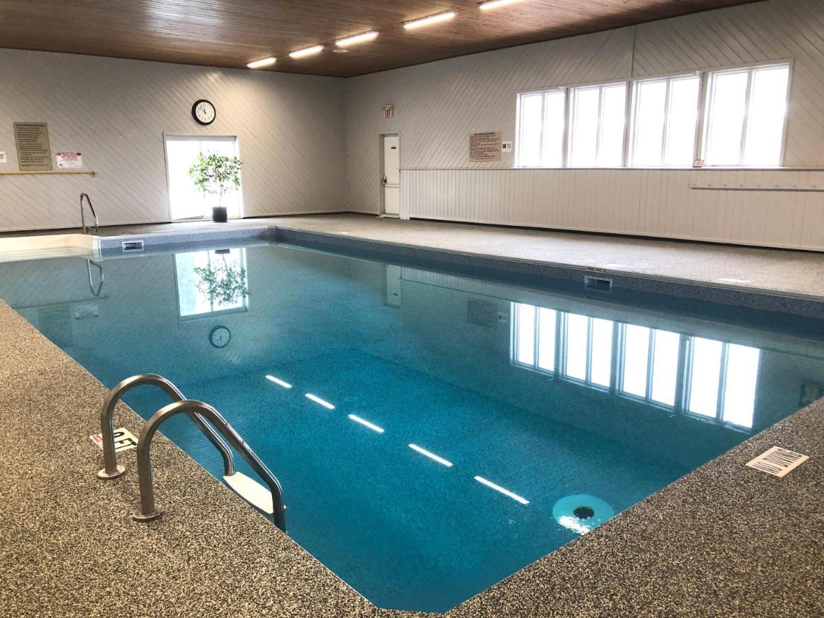Red Pine Inn & Conference Centre Alliston Εξωτερικό φωτογραφία