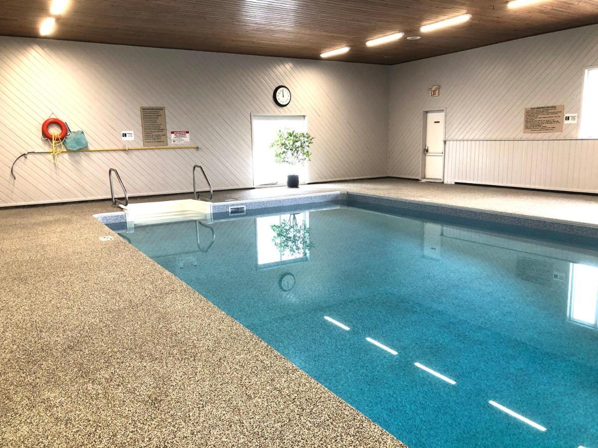 Red Pine Inn & Conference Centre Alliston Εξωτερικό φωτογραφία